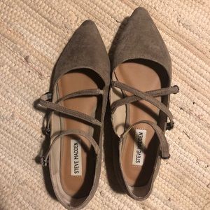 Steve Madden Pointed Flats -Size 8